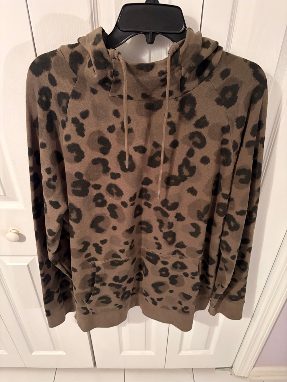 Leopard Print Pullover Hoodie in Olive Brown/Green